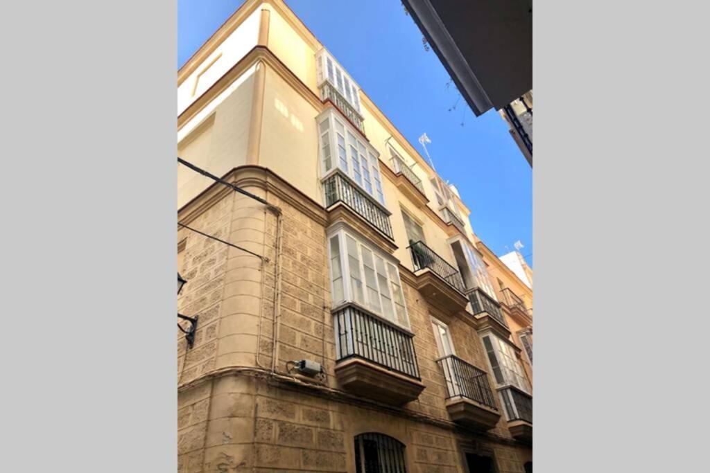 Gatu Premium Villa Libertad, Preferente Mayores De 25 Anos Y Familias カディス エクステリア 写真