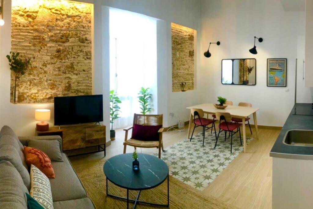 Gatu Premium Villa Libertad, Preferente Mayores De 25 Anos Y Familias カディス エクステリア 写真