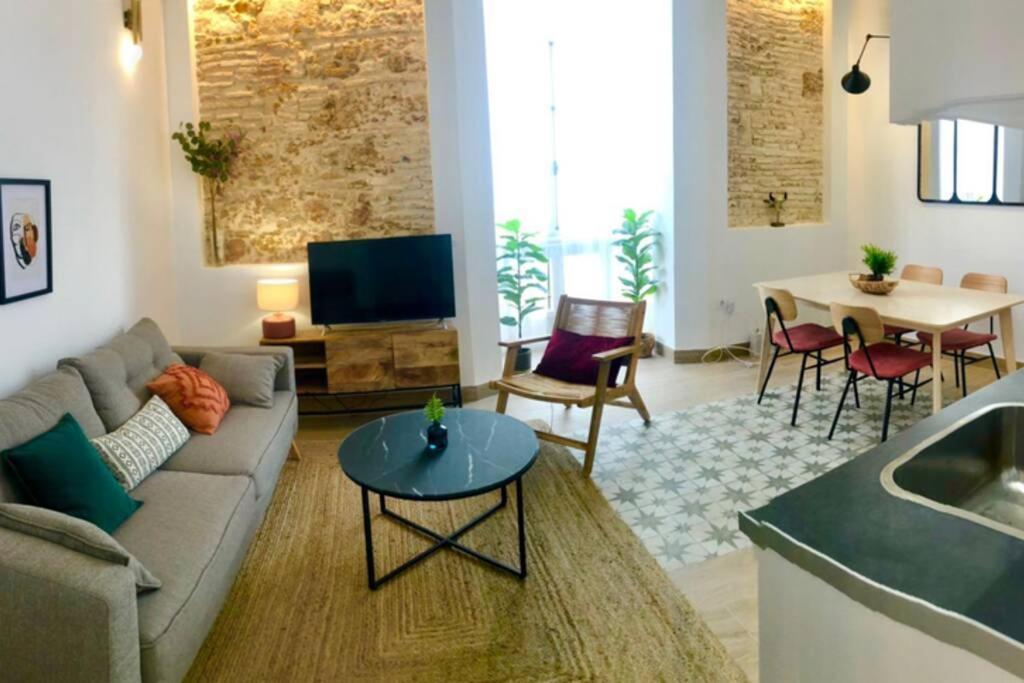 Gatu Premium Villa Libertad, Preferente Mayores De 25 Anos Y Familias カディス エクステリア 写真
